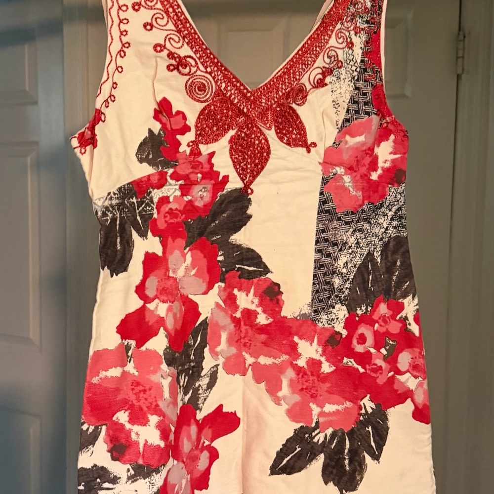 Free People creme red floral embroidered v-neck cotton dress. - Picture 3 of 10